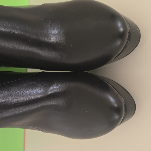 Charles , Black Leather booties, Sz 7.5, NWT - Picture 7 of 7